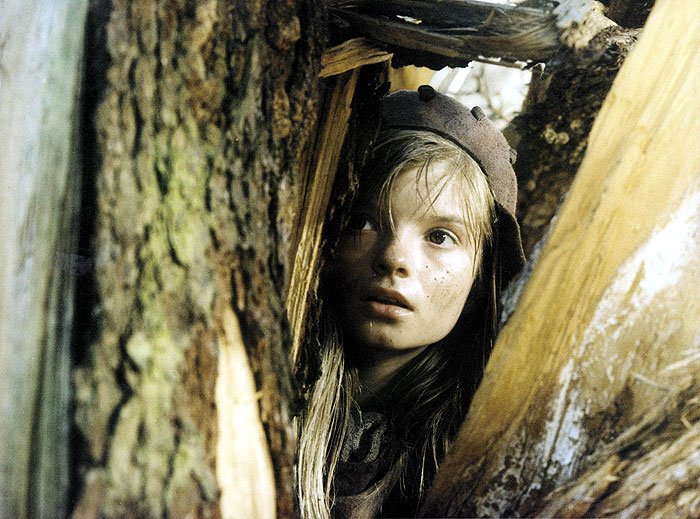 Záběry z filmu Poslední propadne peklu Záběry z filmu Poslední propadne peklu