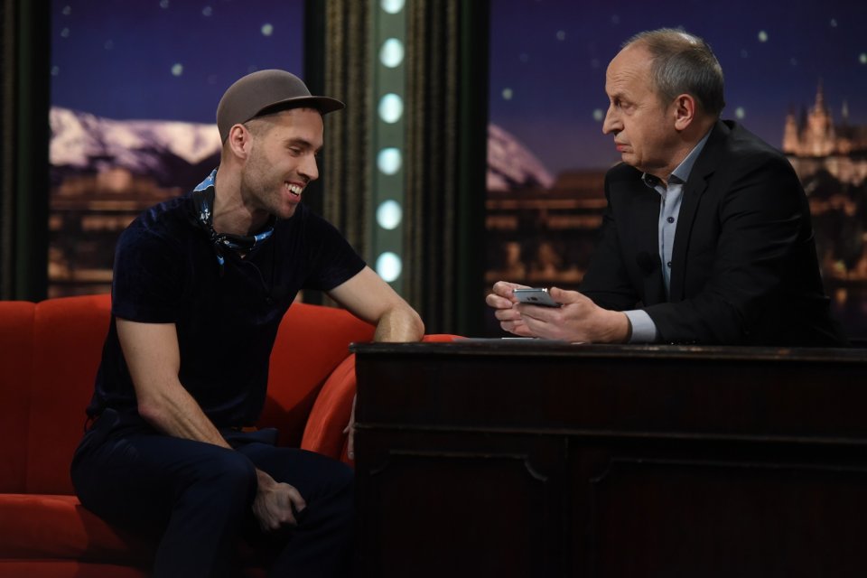 Mladý herec Petr Vančura s performancemi začal proto, že má v sobě velký tvůrčí potenciál a herectví mu už nestačilo. Mladý herec Petr Vančura s performancemi začal proto, že má v sobě velký tvůrčí potenciál a herectví mu už nestačilo.