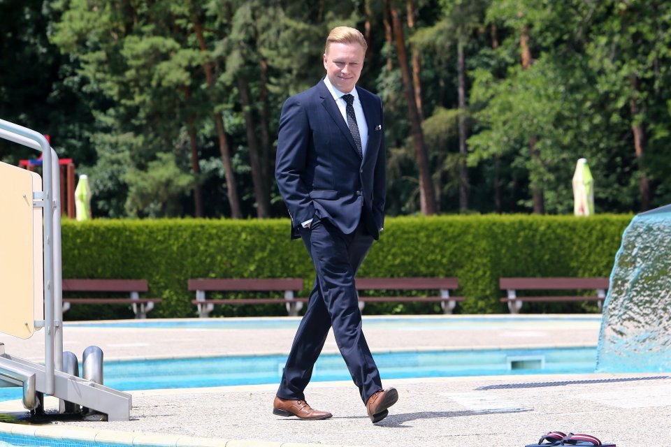Exner musí i k bazénu kvůlki vyšetřování Exner musí i k bazénu kvůlki vyšetřování