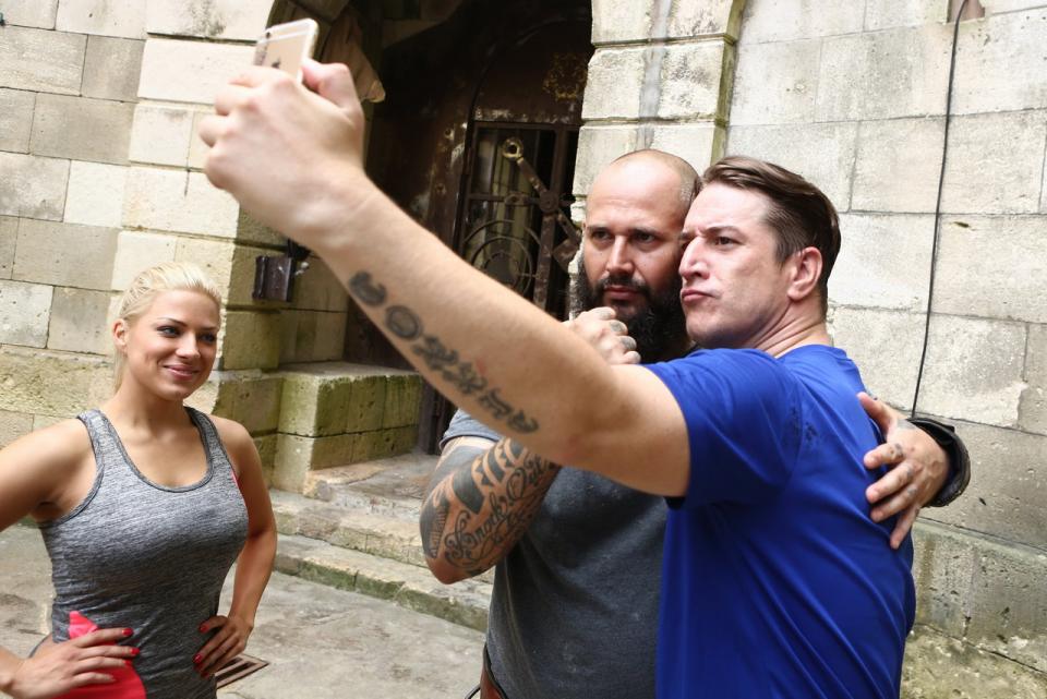 Moderátor Tomáš Kraus s Kebulí Moderátor Tomáš Kraus s Kebulí