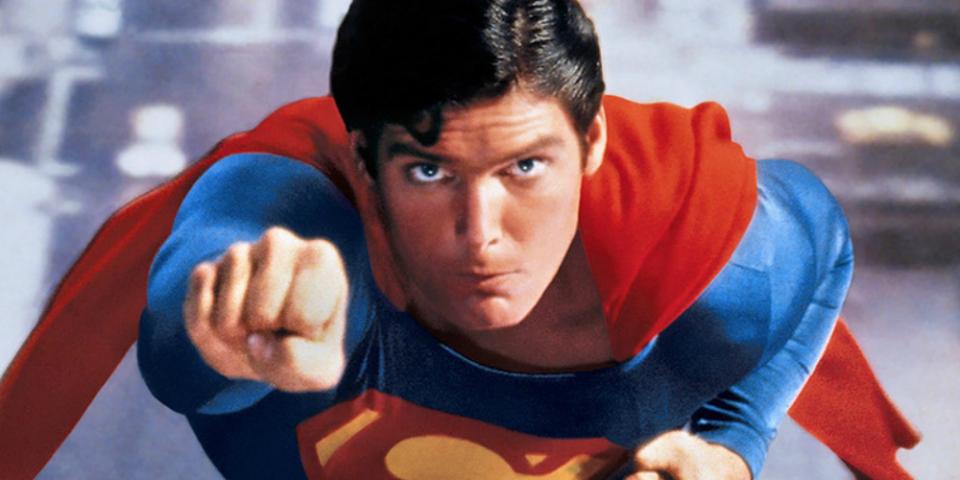 2) Hudba, která hraje, zatímco se Deadpool převléká, pochází ze Supermana z roku 1978 2) Hudba, která hraje, zatímco se Deadpool převléká, pochází ze Supermana z roku 1978