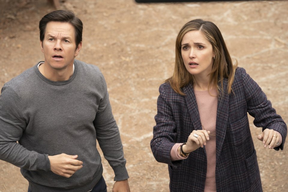 Mark Wahlberg s Rose Byrrneovou v komedii Najednou jsme rodina. Mark Wahlberg s Rose Byrrneovou v komedii Najednou jsme rodina.