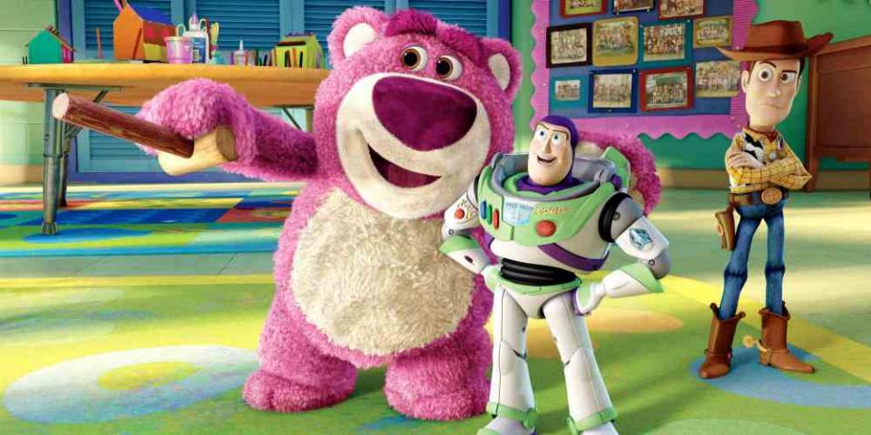 12) Toy Story 3: Příběh hraček (2010) – Třetí díl slavné série, v němž musí Buzz, Woody a spol. přežít v drsném prostřední mateřské školky 12) Toy Story 3: Příběh hraček (2010) – Třetí díl slavné série, v němž musí Buzz, Woody a spol. přežít v drsném prostřední mateřské školky