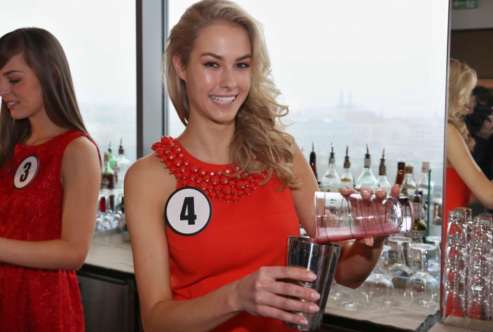 Finalistky České Miss před odletem na Mauricius - Obrázek 17 Finalistky České Miss před odletem na Mauricius - Obrázek 17