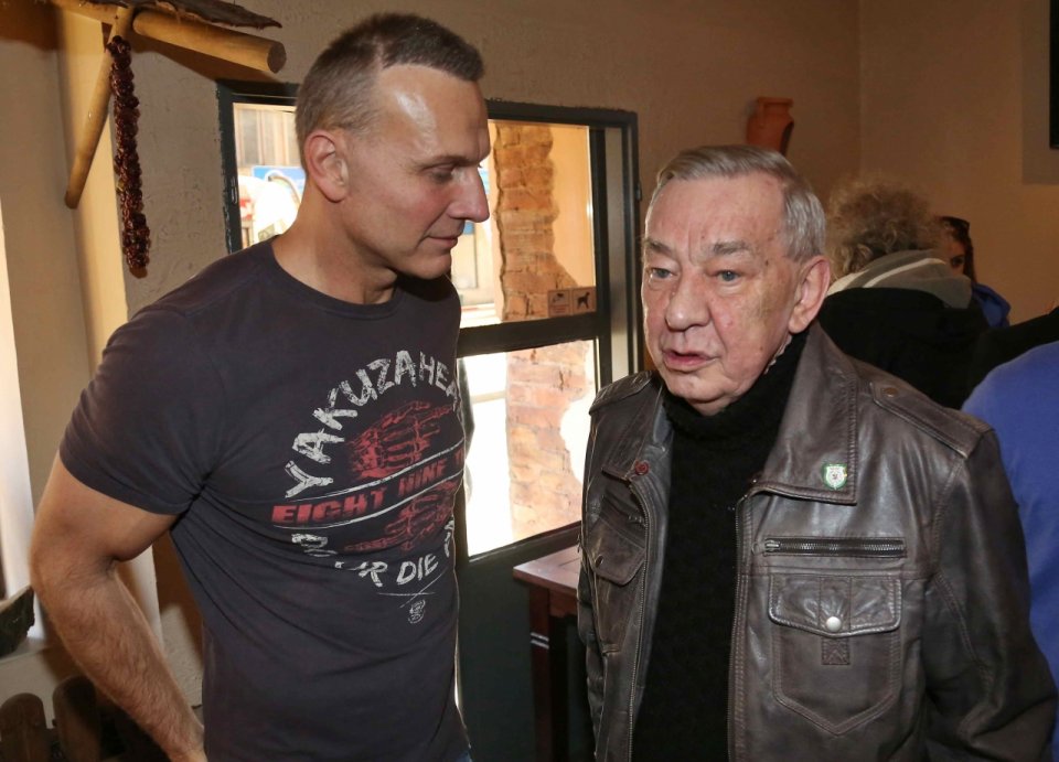 Martin Maxa v akci vypadá z profilu jako jeden známý pornoherec Martin Maxa v akci vypadá z profilu jako jeden známý pornoherec