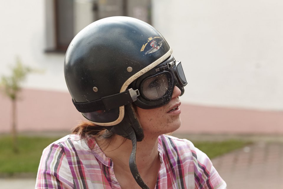 Kateřina (Tereza Kostková) je příznivkyní ostré jízdy Kateřina (Tereza Kostková) je příznivkyní ostré jízdy
