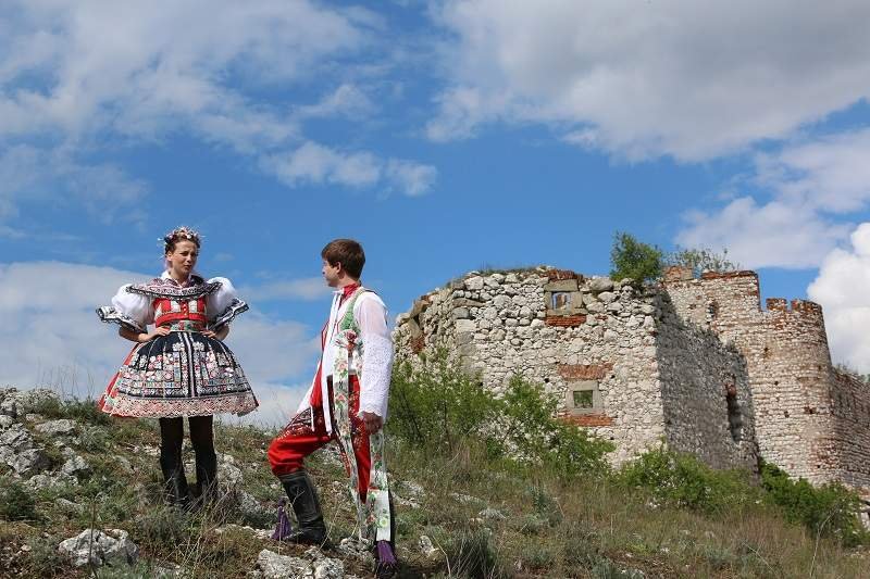 Julie (Anna Fialová) a Buddy (Jan Brožek) dorazili na Děvičky, ale štáb nikde! Julie (Anna Fialová) a Buddy (Jan Brožek) dorazili na Děvičky, ale štáb nikde!