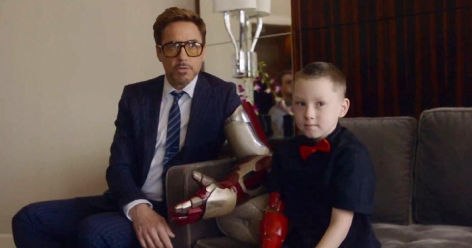 Robert Downey Jr. udělal tohoto chlapce šťastným Robert Downey Jr. udělal tohoto chlapce šťastným