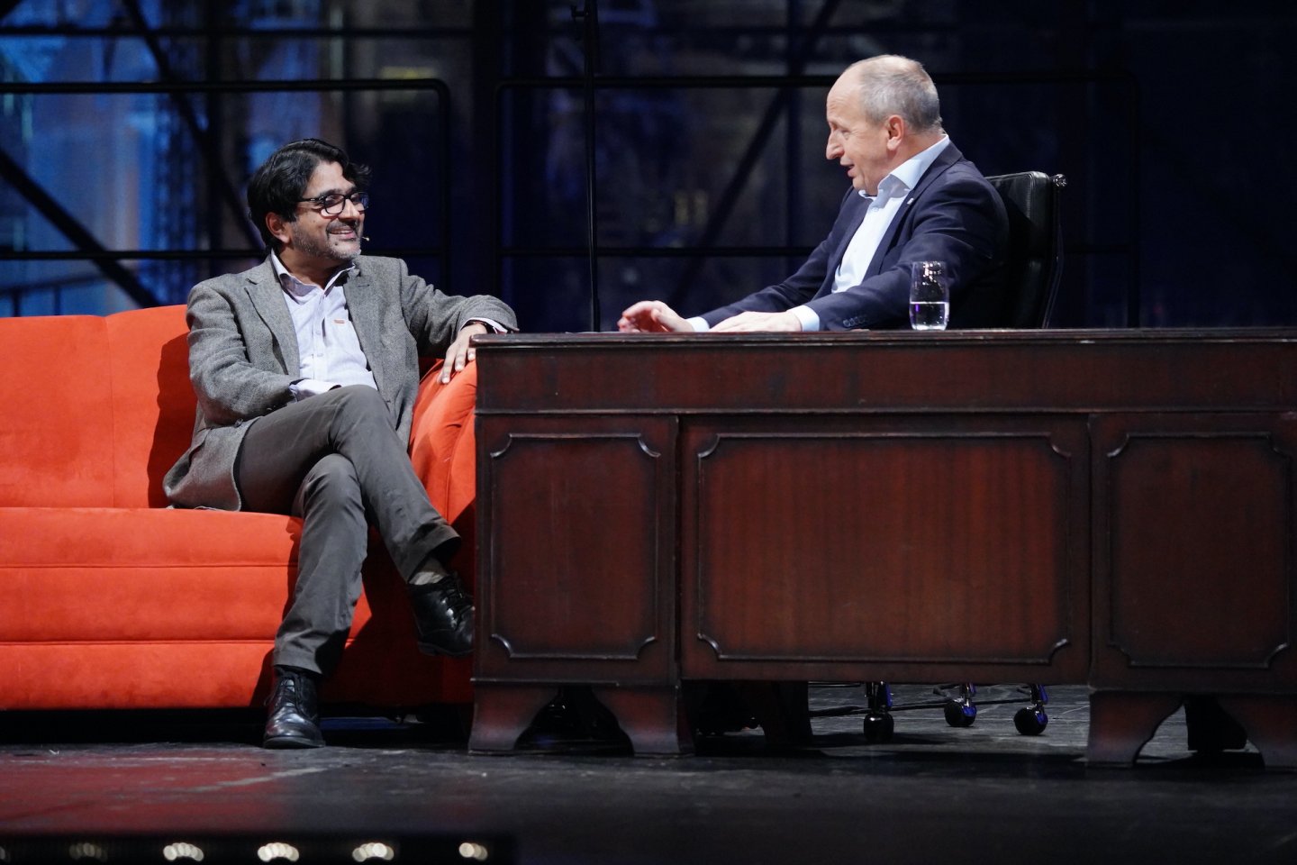 Show Jana Krause 19.2. Kumar Vishwanathan Show Jana Krause 19.2. Kumar Vishwanathan
