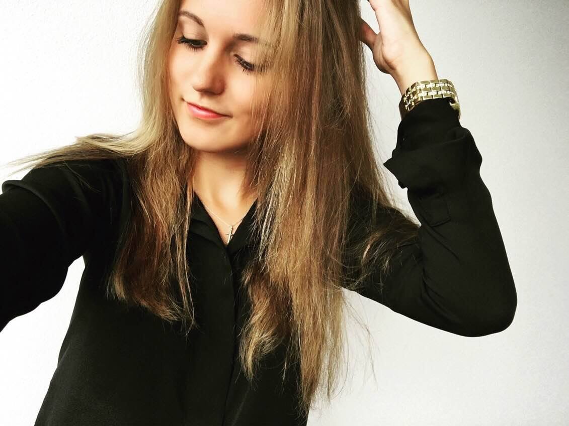 Youtuberka Carrie Kirsten. Youtuberka Carrie Kirsten.