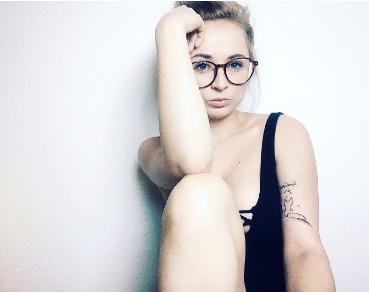 Takhle Shopaholic Nicol většinou neznáme. Takhle Shopaholic Nicol většinou neznáme.