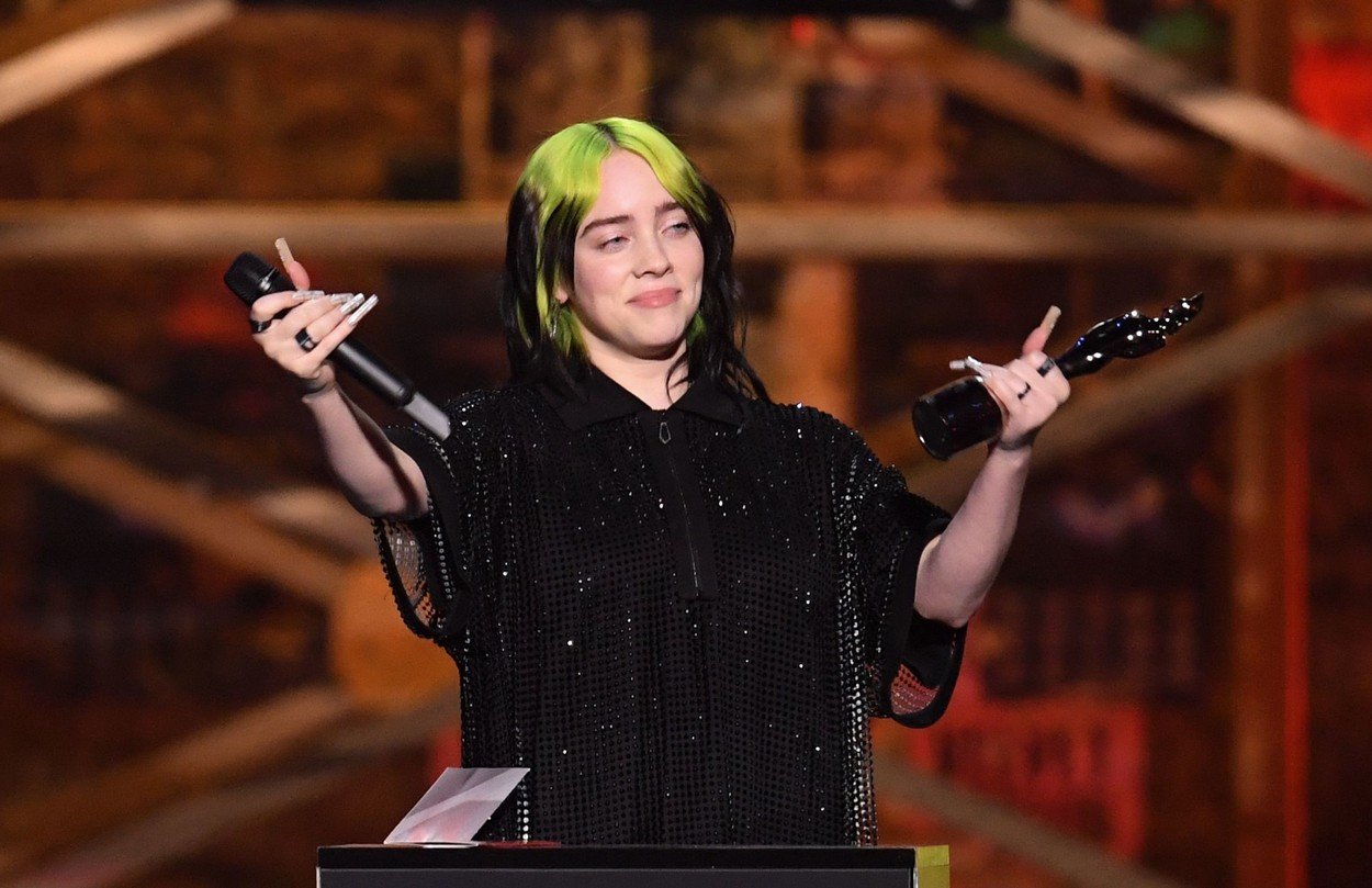 Billie Eilish (18) Billie Eilish (18)
