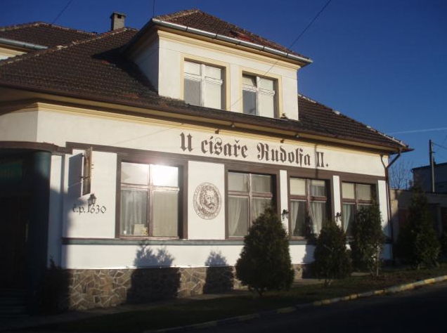 Původní jméno restaurace Kongo. Hvězdu tehdy nedostali, jelikož jídlo tu za moc nestálo. Dnes má podnik nového majitele Původní jméno restaurace Kongo. Hvězdu tehdy nedostali, jelikož jídlo tu za moc nestálo. Dnes má podnik nového majitele