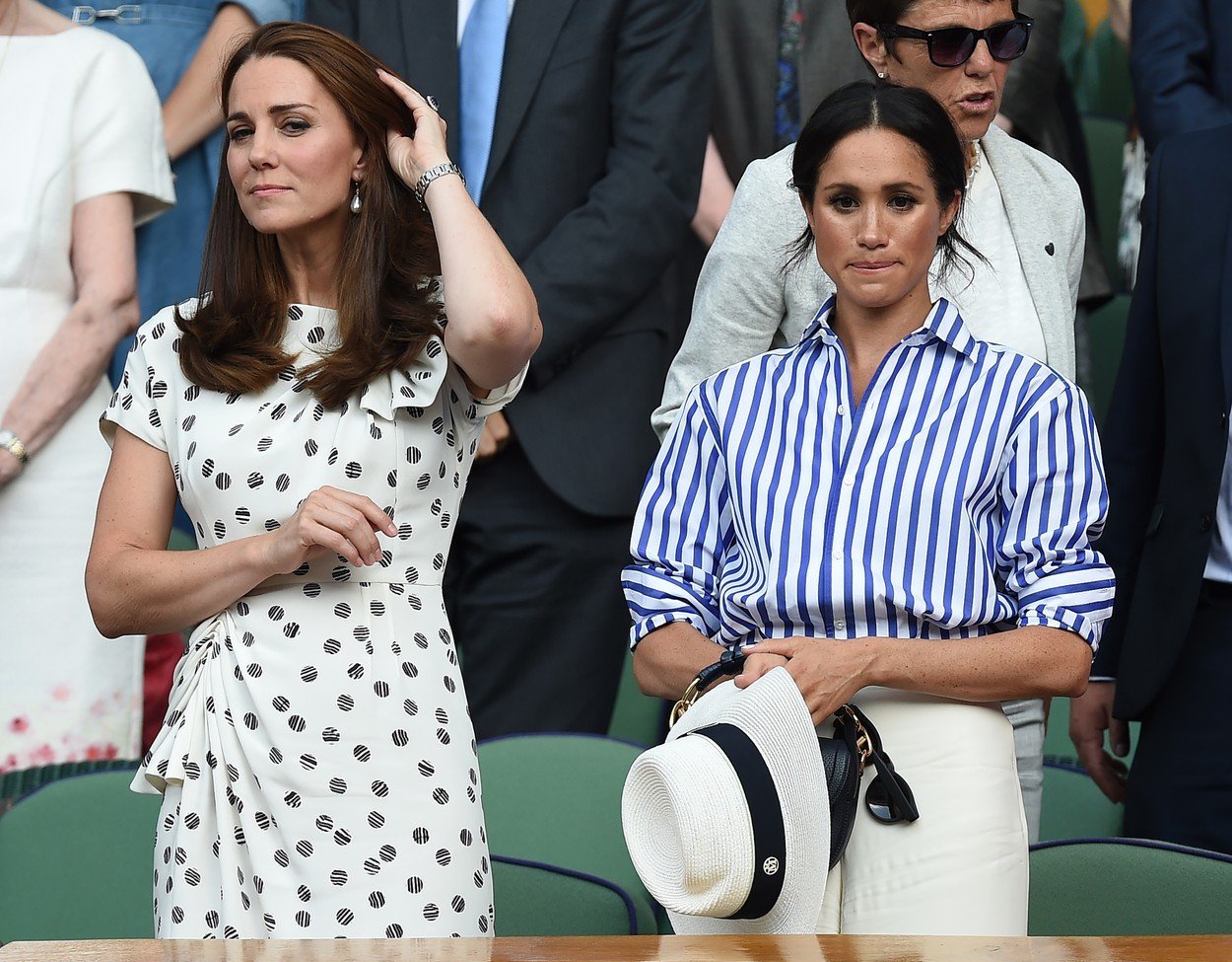 Meghan a Kate na Wimbledonu. Meghan a Kate na Wimbledonu.