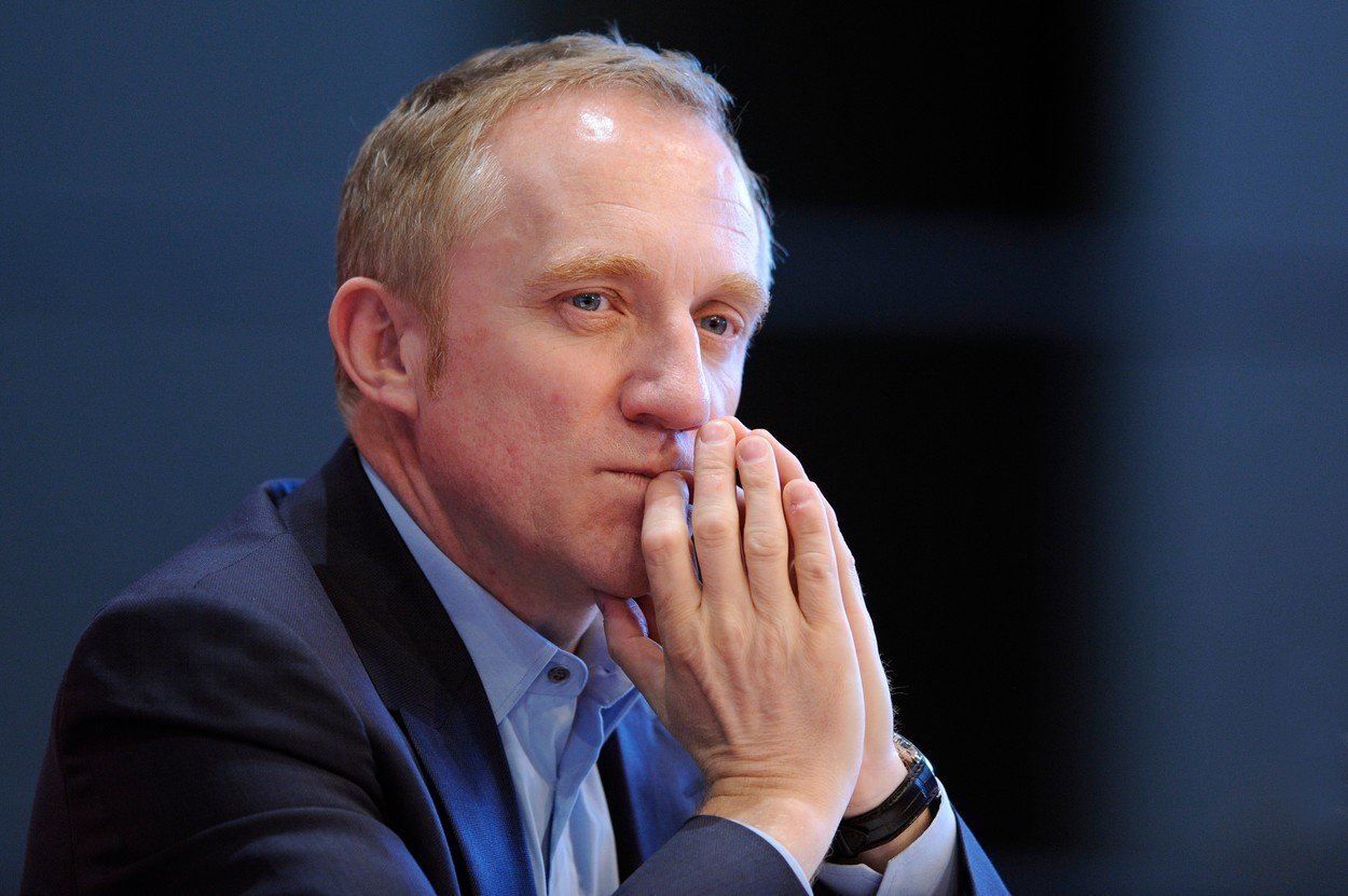 Přispěl také miliardář François-Henri Pinault. Přispěl také miliardář François-Henri Pinault.