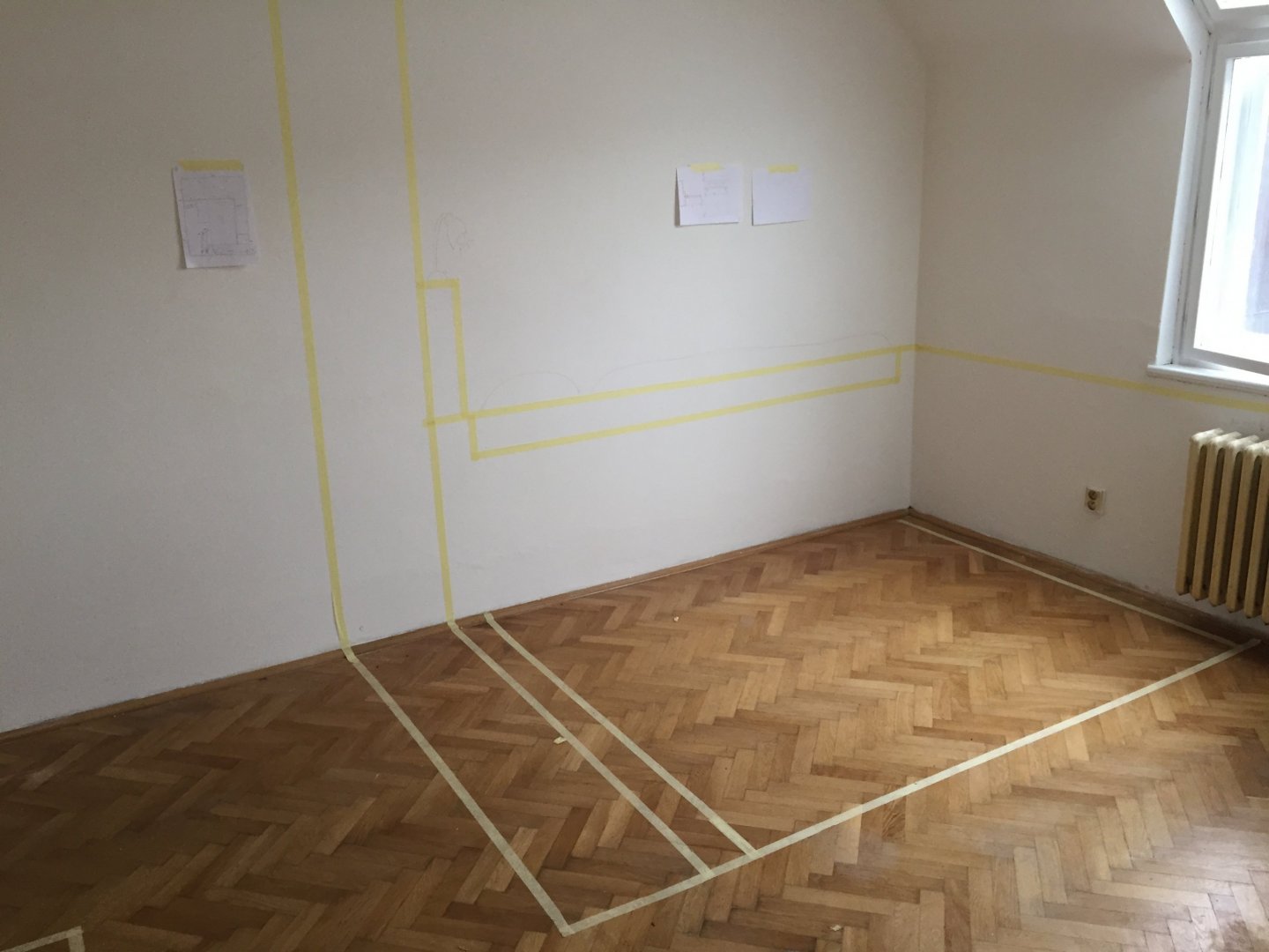 Pak se dali do realizace. V tomhle místě je dnes postel Pak se dali do realizace. V tomhle místě je dnes postel