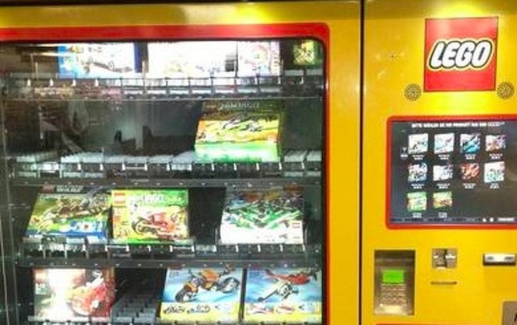 LEGO automat. LEGO automat.