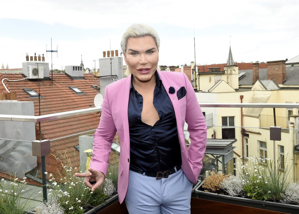 Roddy Alves ještě coby Rodrigo Alves. Roddy Alves ještě coby Rodrigo Alves.