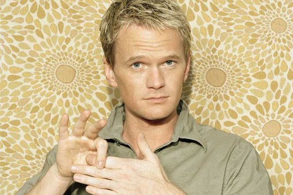Televizní sukničkář Neil Patrick Harris se svým partnerem vychovává dvojčata Televizní sukničkář Neil Patrick Harris se svým partnerem vychovává dvojčata