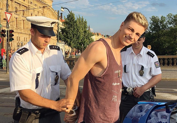 S policií mají problémy pořád S policií mají problémy pořád