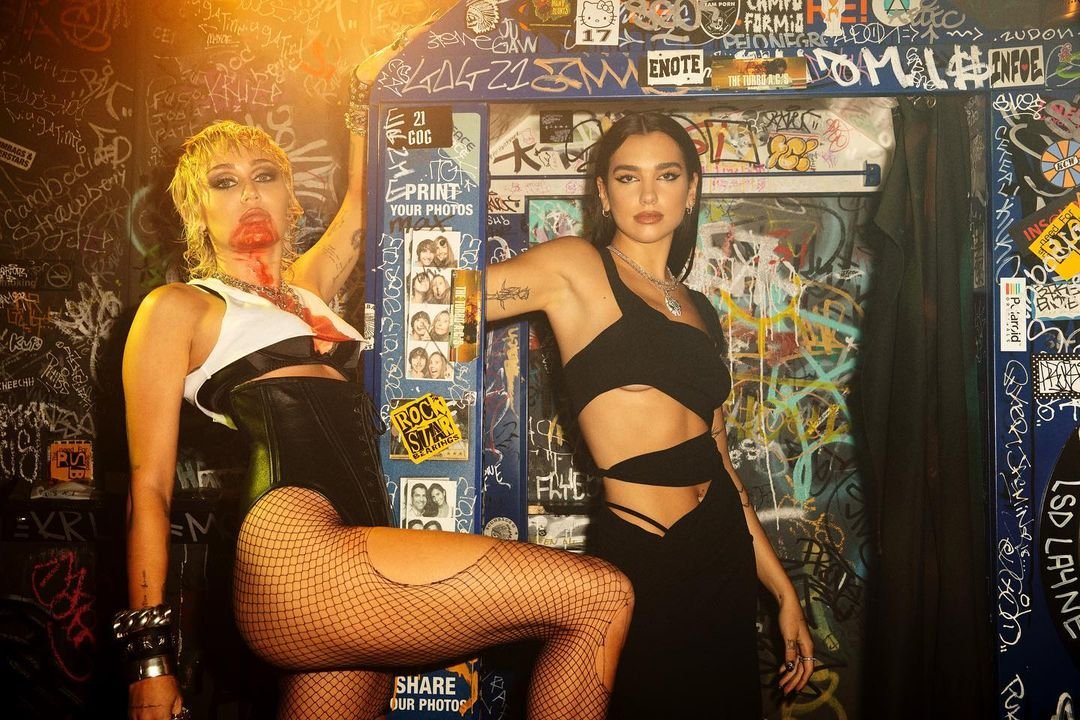 Zpěvačka Miley Cyrus se nahoty nebojí Zpěvačka Miley Cyrus se nahoty nebojí