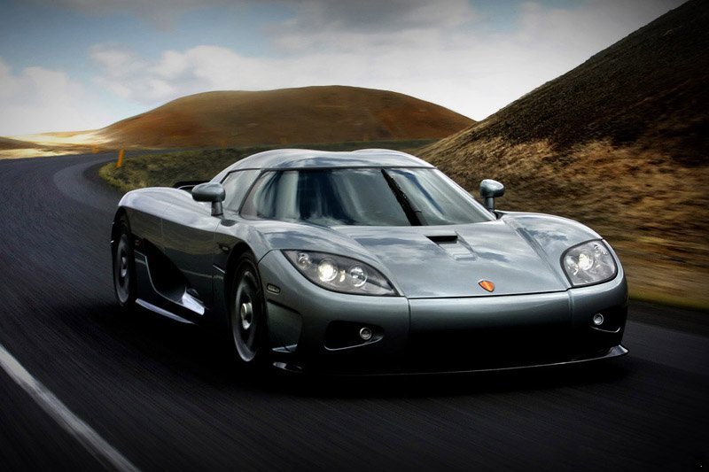 6. Koenigsegg CCX- supersportovní vůz, který by na dostatečně dlouhé trati dokázal dosáhnout rychlosti přes 400 km / h, což je velmi blízko k Buggy Veyronu. Hlavním důvodem této rychlosti je zejména osmiválcový motor o objemu 4,7 l a výkonem 1079 koní. 6. Koenigsegg CCX- supersportovní vůz, který by na dostatečně dlouhé trati dokázal dosáhnout rychlosti přes 400 km / h, což je velmi blízko k Buggy Veyronu. Hlavním důvodem této rychlosti je zejména osmiválcový motor o objemu 4,7 l a výkonem 1079 koní.