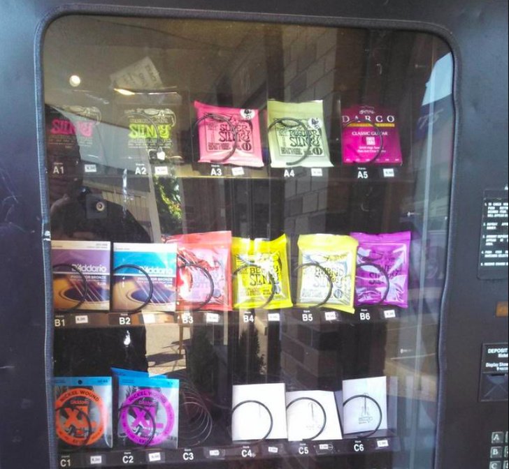 Automat na struny od kytar. Automat na struny od kytar.