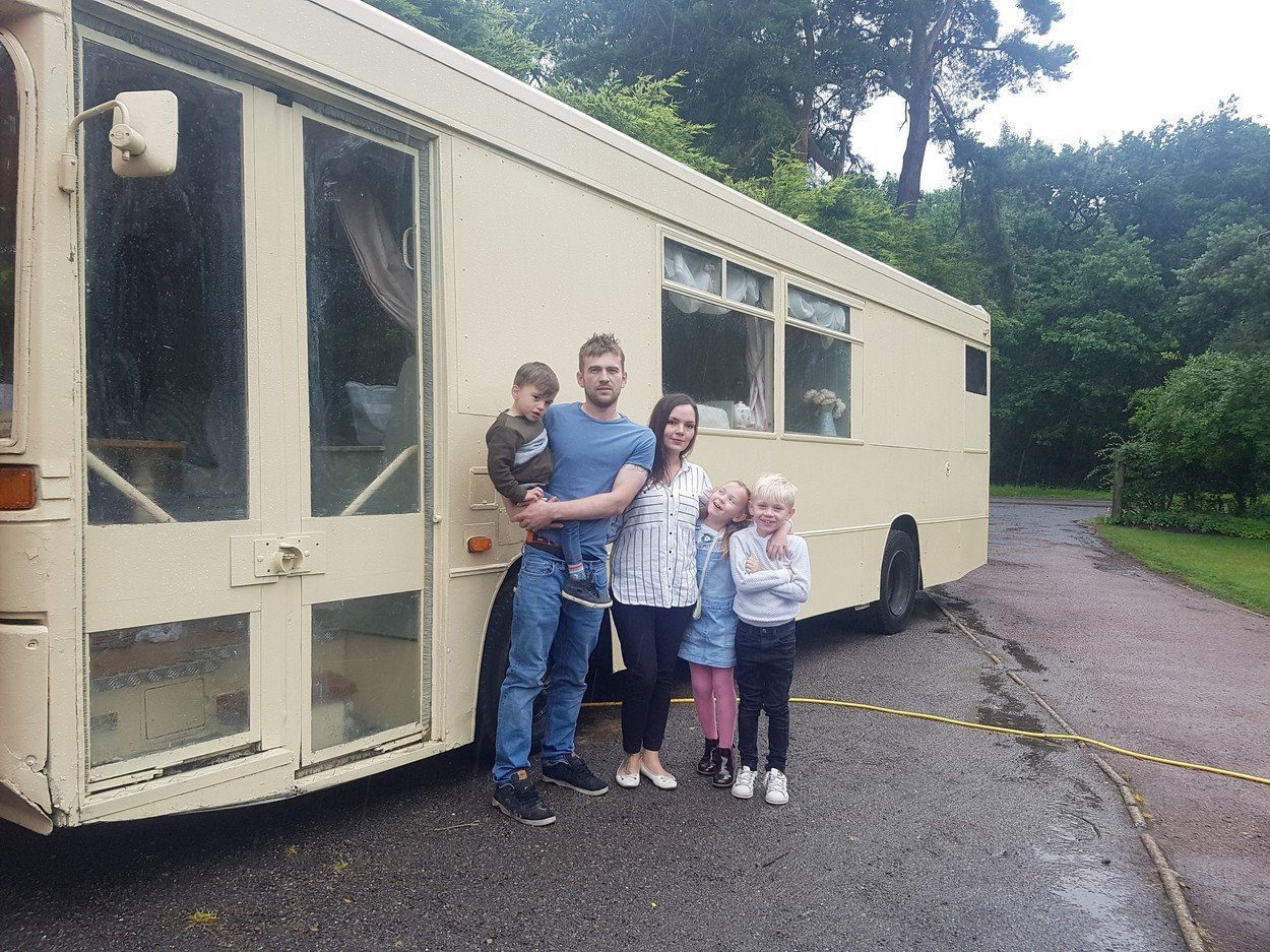 Autobus dostal i novou "fasádu" Autobus dostal i novou "fasádu"