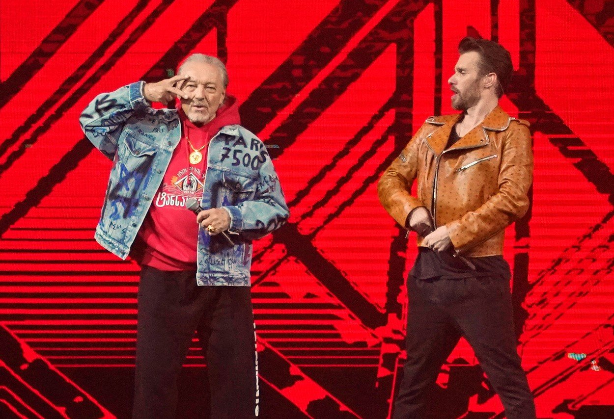 Karel Gott jako host na koncertu Leoše Mareše Karel Gott jako host na koncertu Leoše Mareše