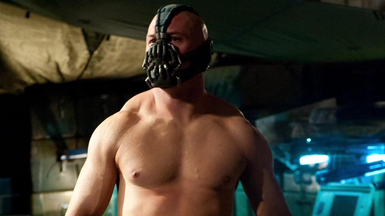 Tom Hardy jako záporák Bane Tom Hardy jako záporák Bane