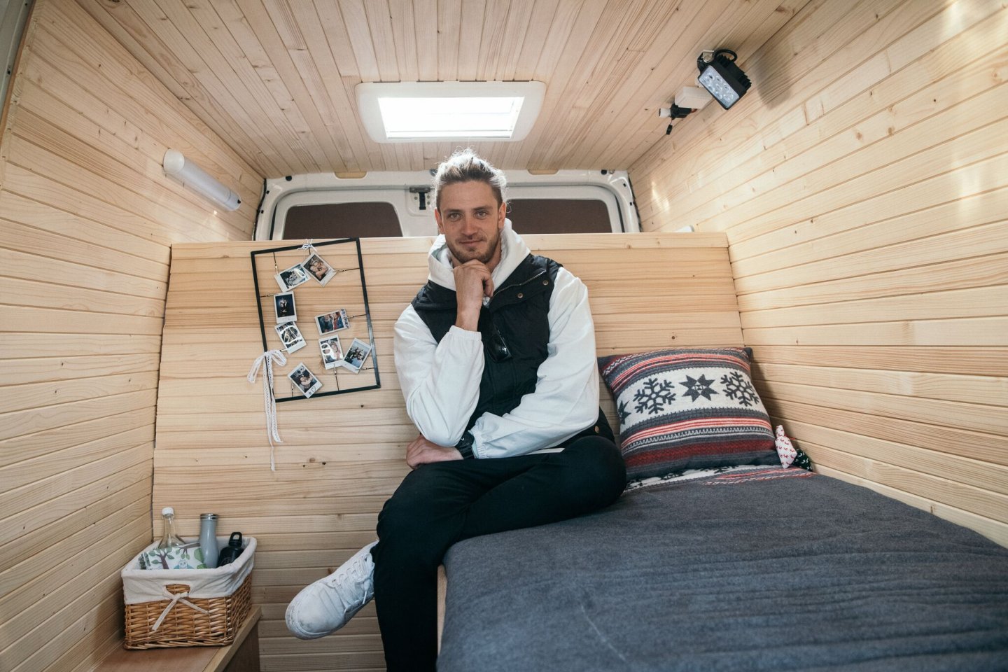 Tomášovi pomáhal jeho táta. Tomášovi pomáhal jeho táta.