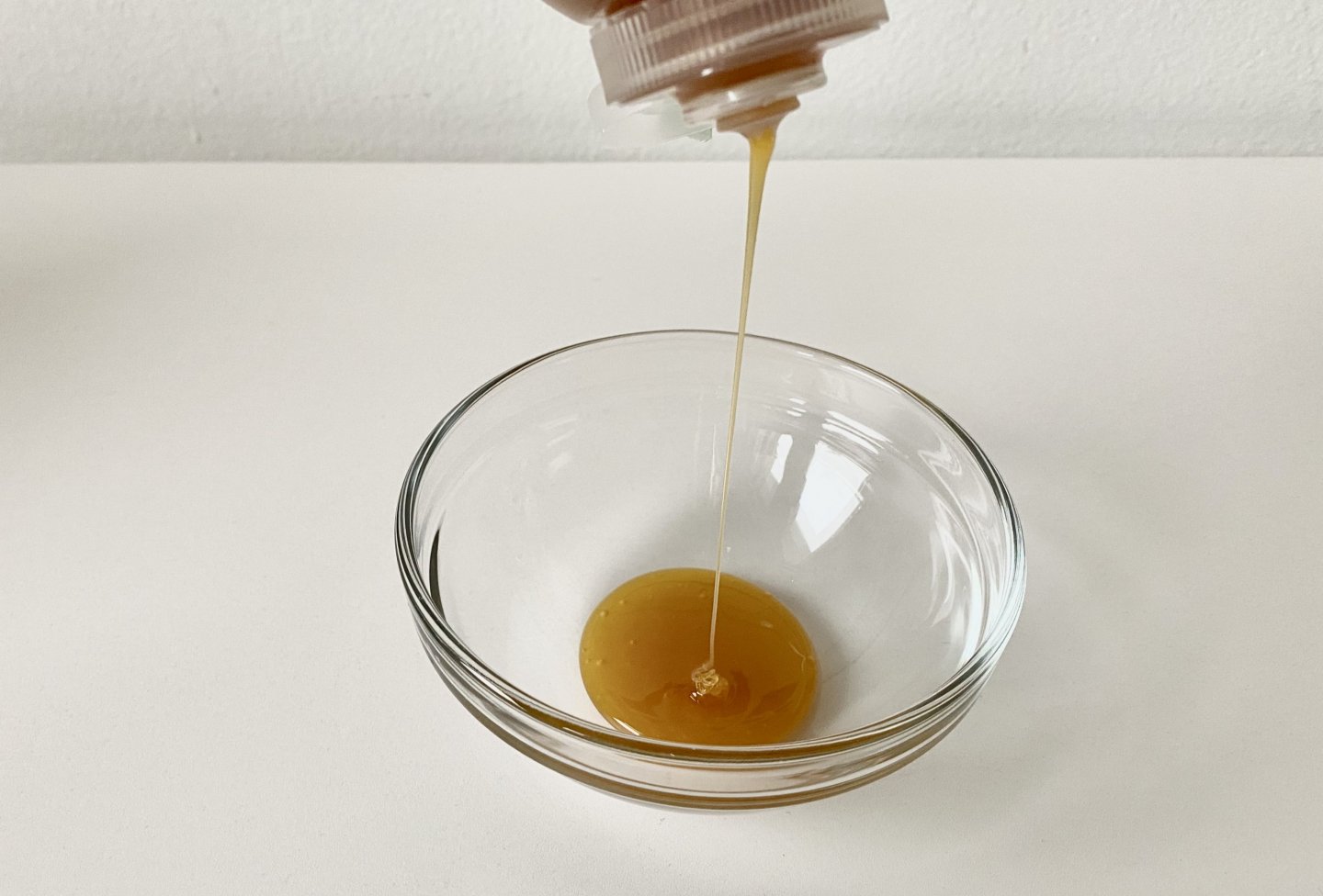 Základem pro umělou krev je hustý sirup, ideálně kukuřičný Základem pro umělou krev je hustý sirup, ideálně kukuřičný