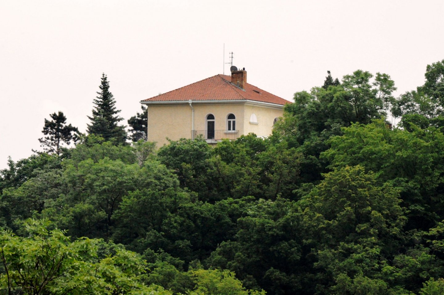 Vila Nad Bertramkou ještě před přestavbou Vila Nad Bertramkou ještě před přestavbou