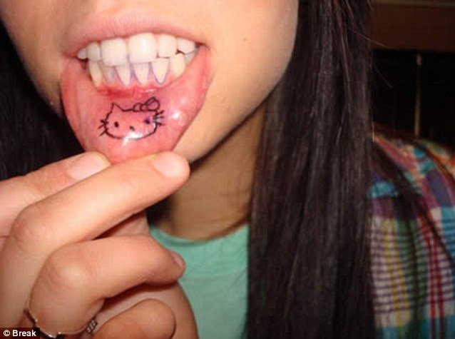 Slečná má asi ráda růžovoučkou kočičku Hello Kitty... Slečná má asi ráda růžovoučkou kočičku Hello Kitty...