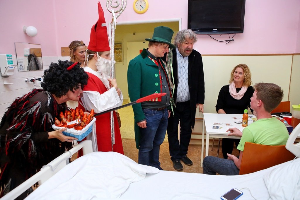 Mikuláš, čert, anděl a vodník Mikuláš, čert, anděl a vodník