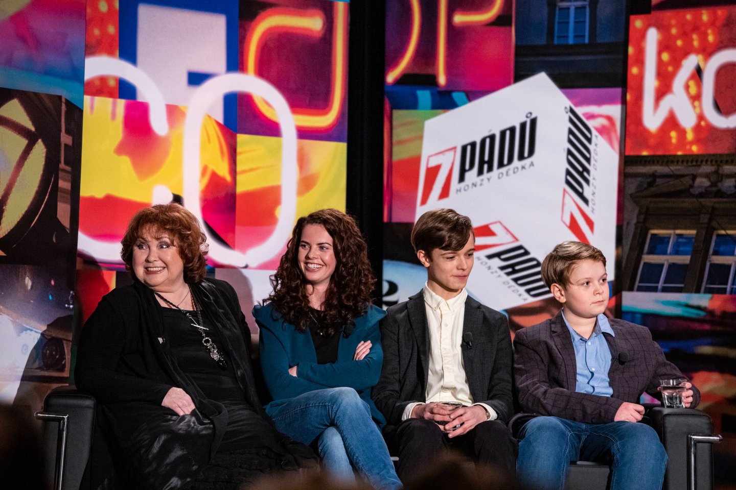 Vnuci Josefa Abrháma a Libuše Šafránkové v talkshow 7 pádů Honzy Dědka. Vnuci Josefa Abrháma a Libuše Šafránkové v talkshow 7 pádů Honzy Dědka.