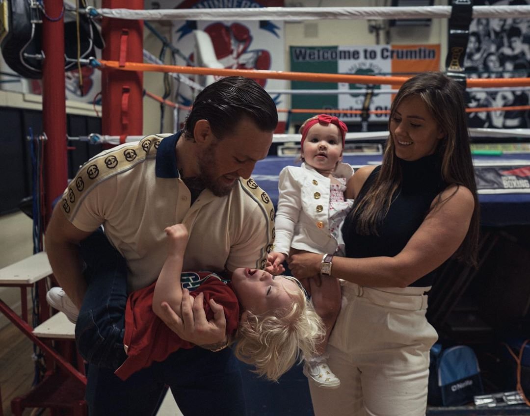 Conor McGregor a Dee Devlin se budou brát Conor McGregor a Dee Devlin se budou brát