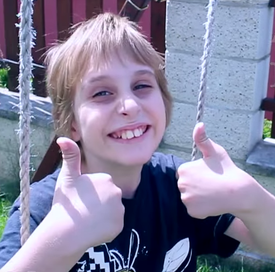 Misha je asi nejmladším slavným youtuberem v Česku. Misha je asi nejmladším slavným youtuberem v Česku.