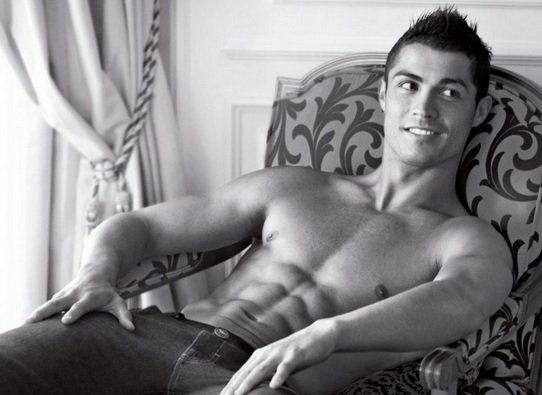 Christiano Ronaldo: Portugalsko, tým: Real Madrid, poznávací znamení: nagelovaný frajírek Christiano Ronaldo: Portugalsko, tým: Real Madrid, poznávací znamení: nagelovaný frajírek