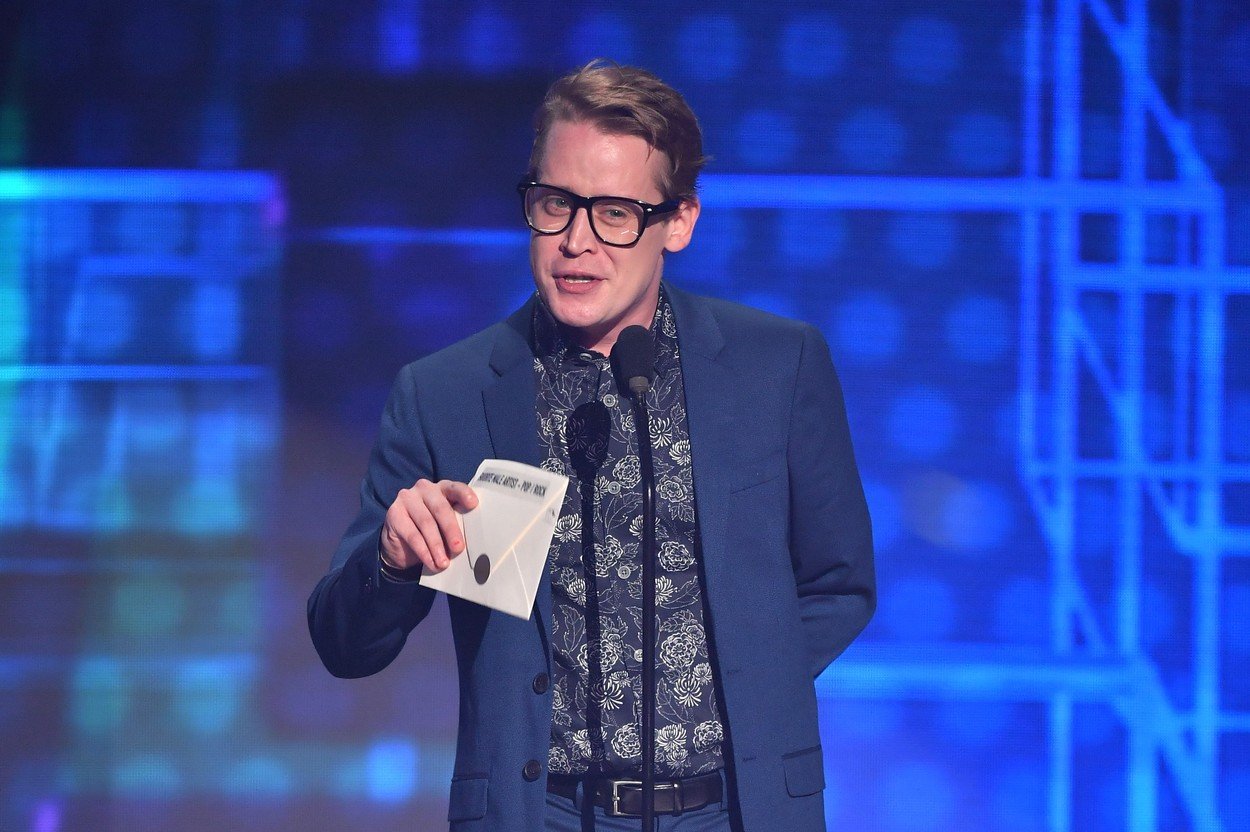 Macaulay Culkin se proměnil v sexy fešáka. 3 Macaulay Culkin se proměnil v sexy fešáka. 3