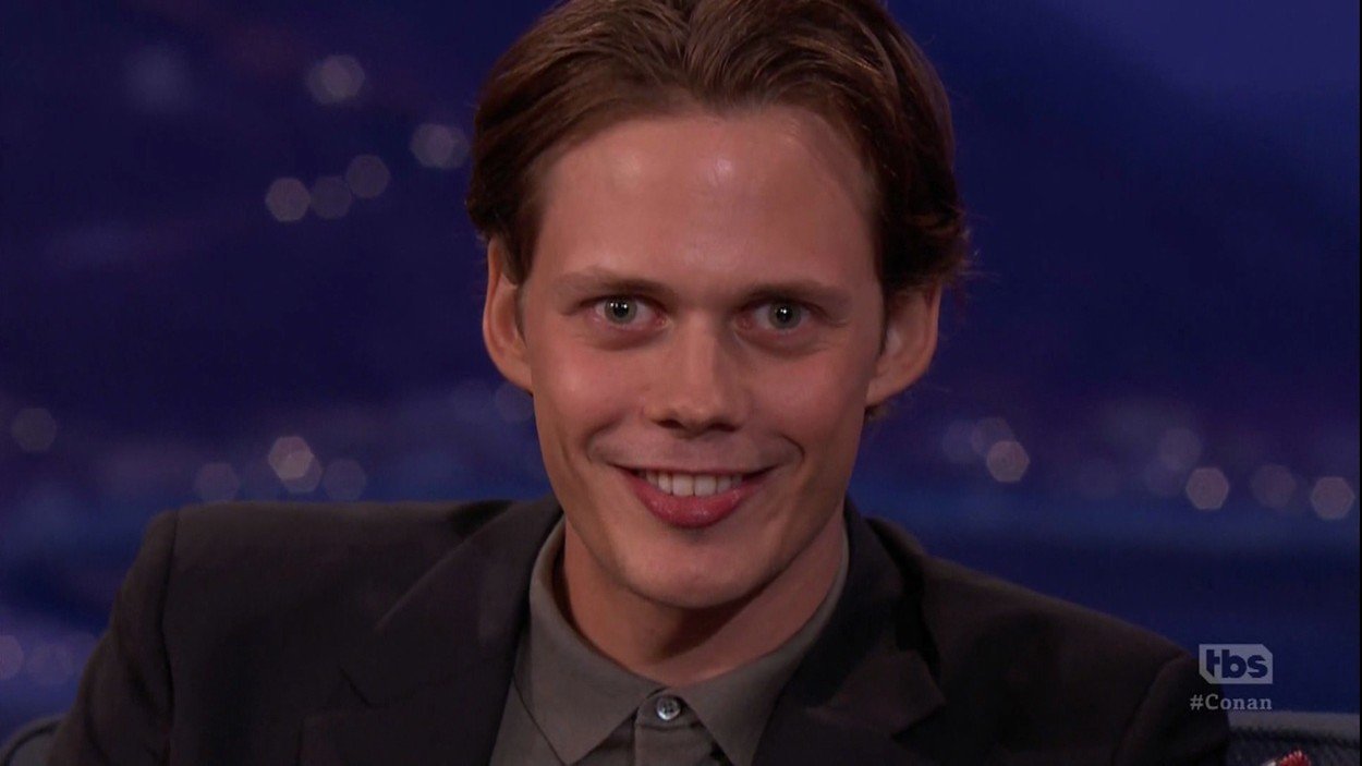 Bill Skarsgård se pro roli Pennywise snad narodil Bill Skarsgård se pro roli Pennywise snad narodil