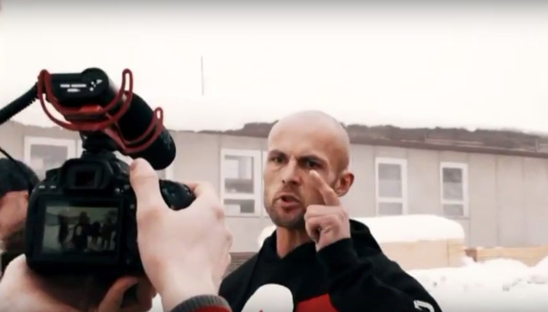 ...s Psychopatem Bejrem. ...s Psychopatem Bejrem.