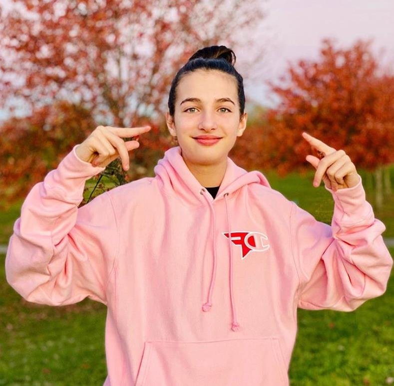 Streamer prozradil, že je transgender 2 Streamer prozradil, že je transgender 2