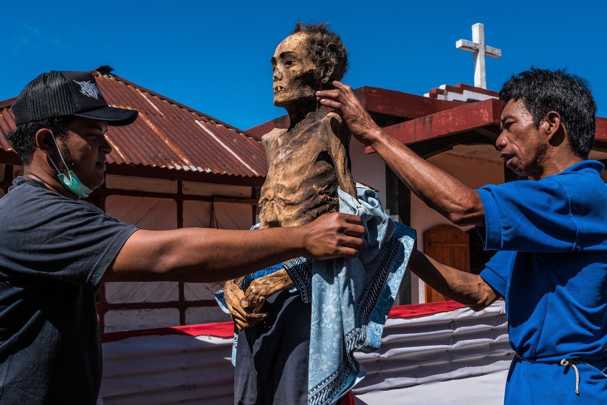 Morbidní rituál s mrtvými 6 Morbidní rituál s mrtvými 6