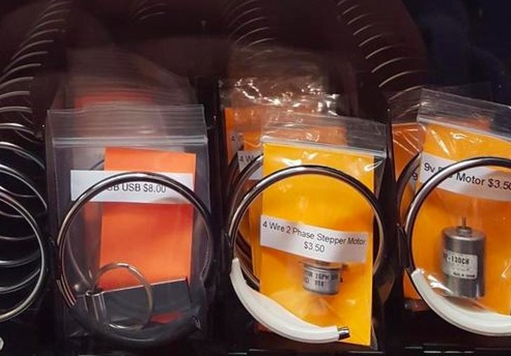 Automat pro technologické nadšence. Automat pro technologické nadšence.