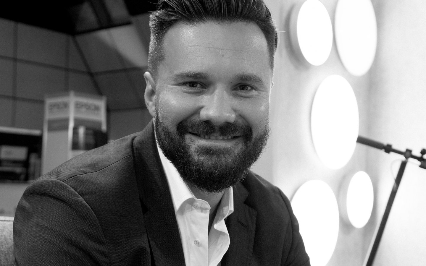 20 OTÁZEK: Viktor Hajíček 20 OTÁZEK: Viktor Hajíček
