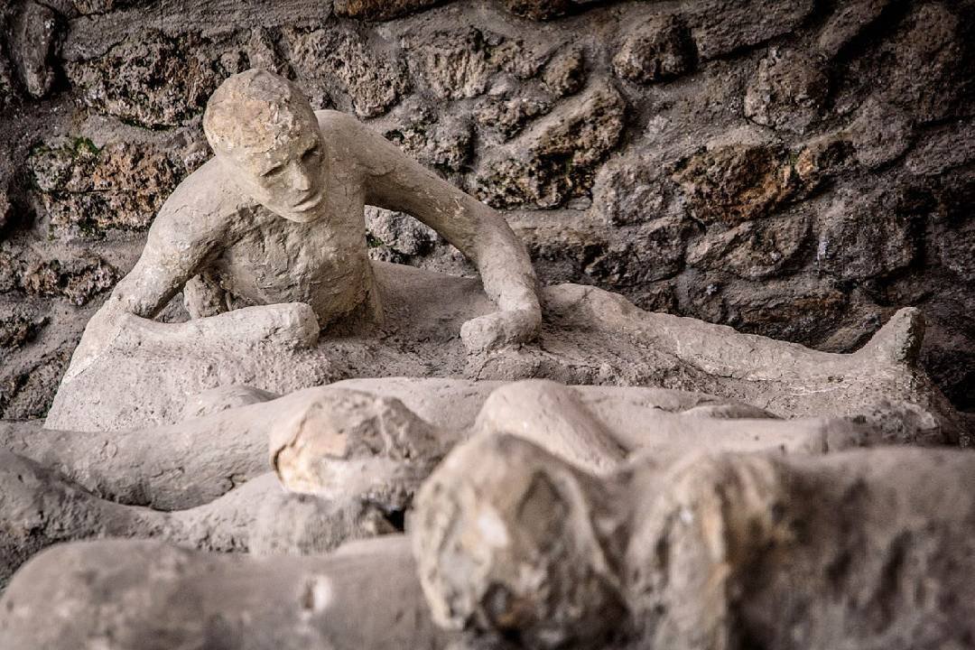 Masturbující chlápek v Pompejích - Obrázek 3 Masturbující chlápek v Pompejích - Obrázek 3