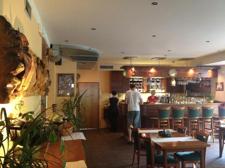 Restaurace Fregatta si samolepku rozhodně zasloužila a stále se jí daří ji obhajovat Restaurace Fregatta si samolepku rozhodně zasloužila a stále se jí daří ji obhajovat