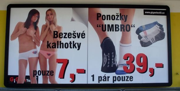 Kde jinde narazíte na tolik nevkusných bannerů? Kde jinde narazíte na tolik nevkusných bannerů?