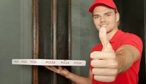 Poslíček s pizzou, který nikdy nečeká jiné dýško než pořádný sex Poslíček s pizzou, který nikdy nečeká jiné dýško než pořádný sex